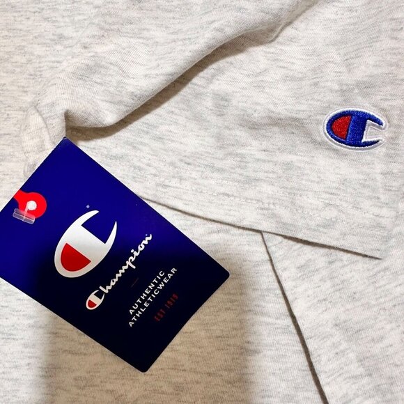 Champion Men's Size S Oatmeal Heather Logo Classic Graphic‎ Tee NWT - Picture 4 of 6